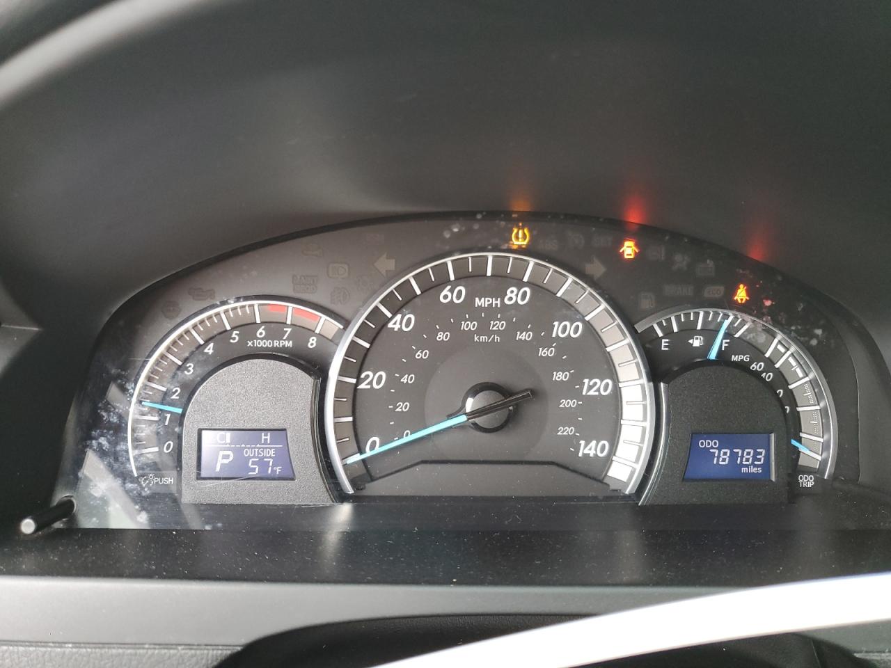 2014 TOYOTA CAMRY SE photo 17