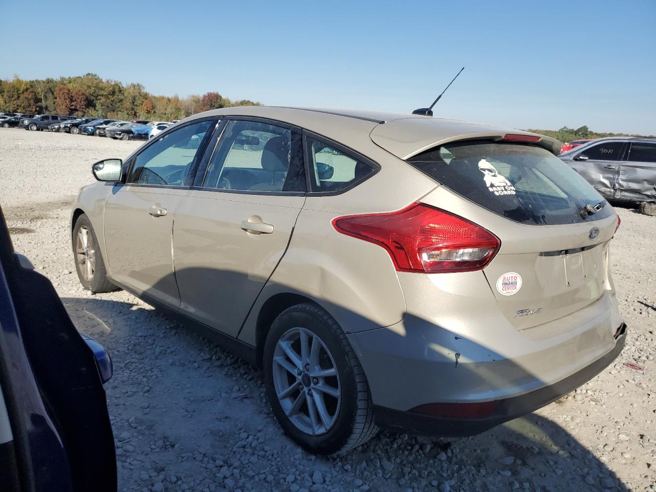 2017 FORD FOCUS SE photo 2