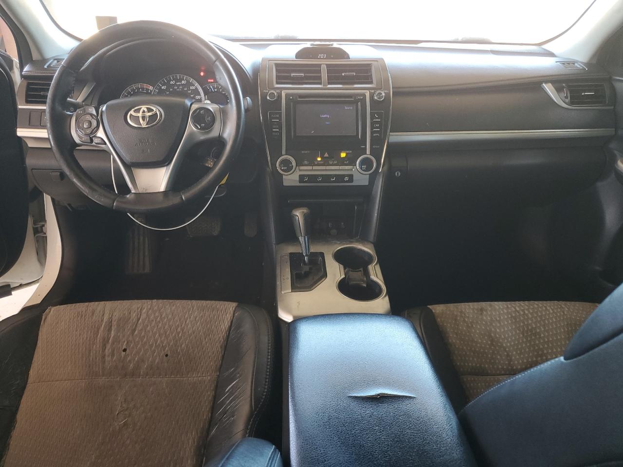 2012 TOYOTA CAMRY SE photo 15