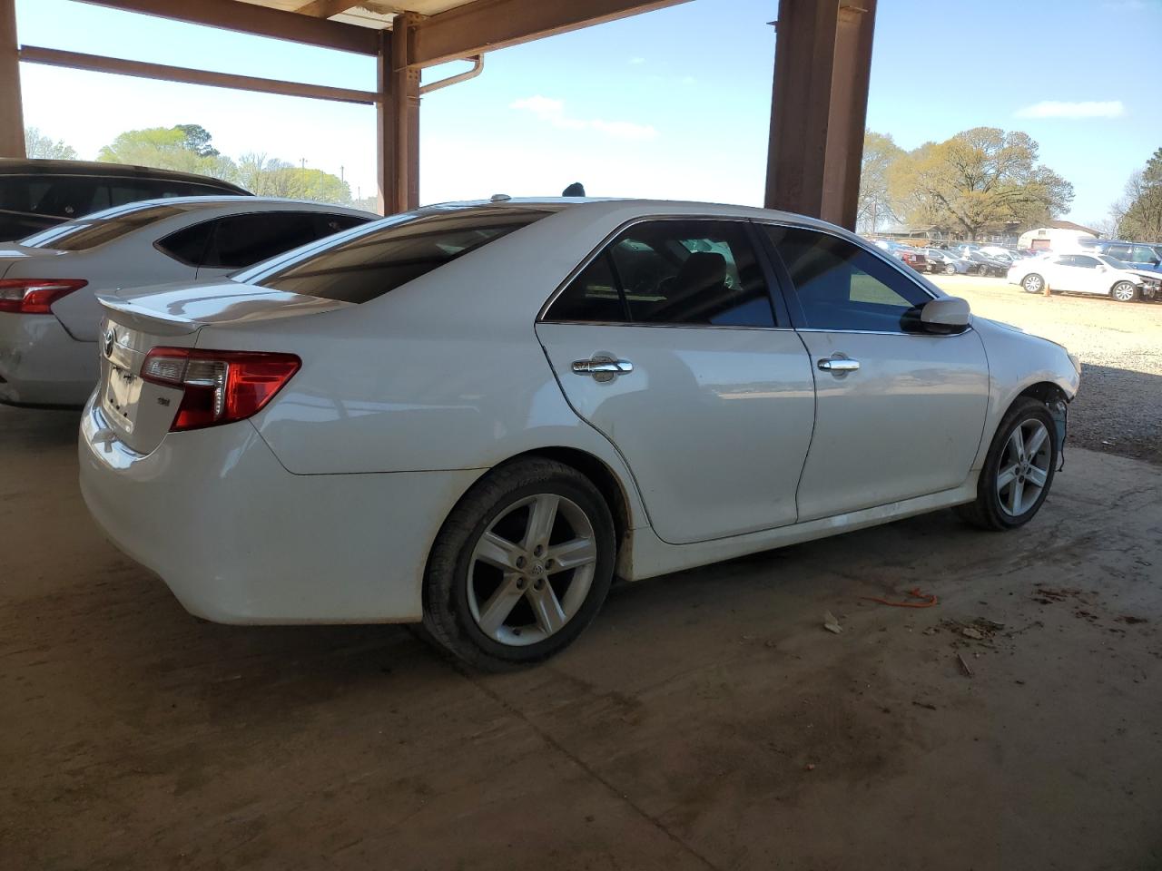 2012 TOYOTA CAMRY SE photo 5