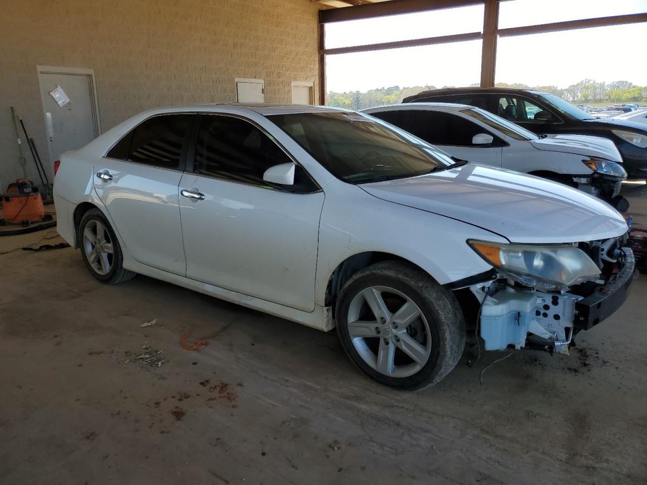 2012 TOYOTA CAMRY SE photo 7