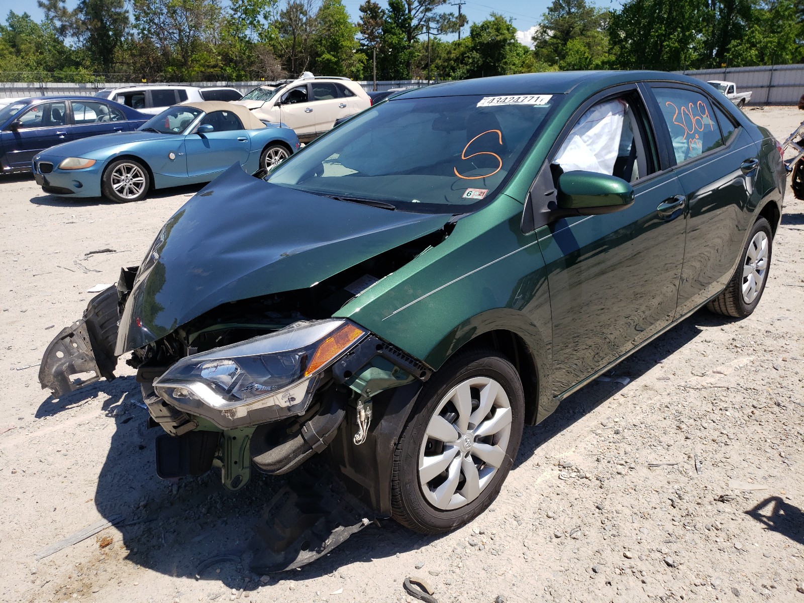 2015 TOYOTA COROLLA LE photo 2