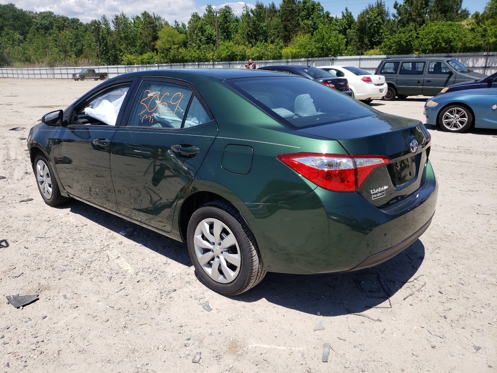2015 TOYOTA COROLLA LE photo 3