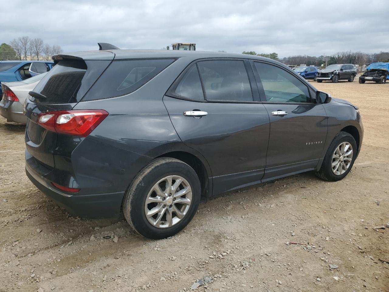 2018 CHEVROLET EQUINOX LS photo 3