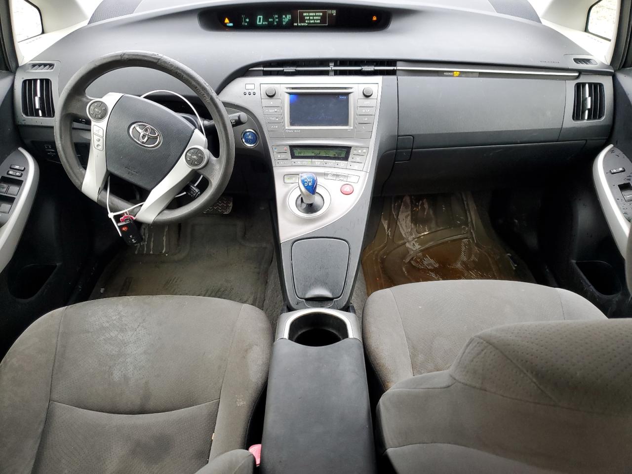 2012 TOYOTA PRIUS photo 8