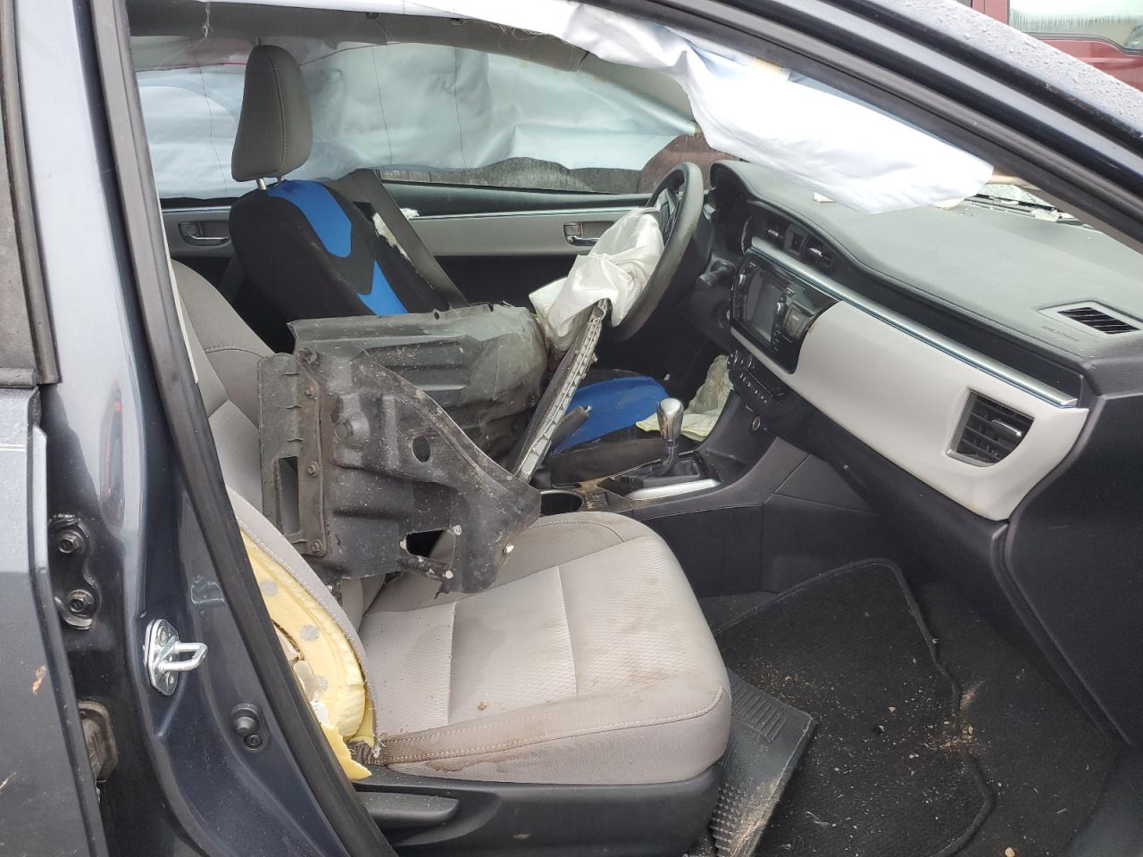 2015 TOYOTA COROLLA L photo 13