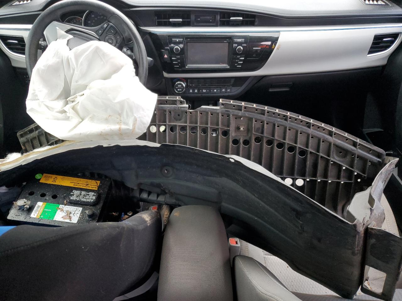 2015 TOYOTA COROLLA L photo 15