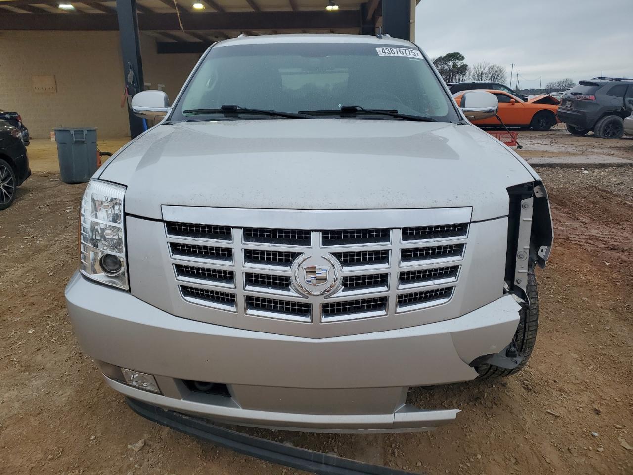 2011 CADILLAC ESCALADE PREMIUM photo 9