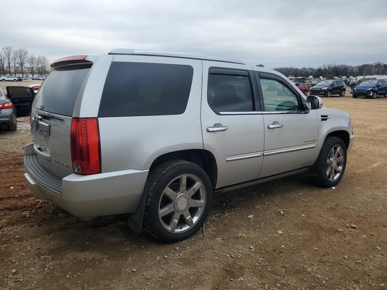 2011 CADILLAC ESCALADE PREMIUM photo 5