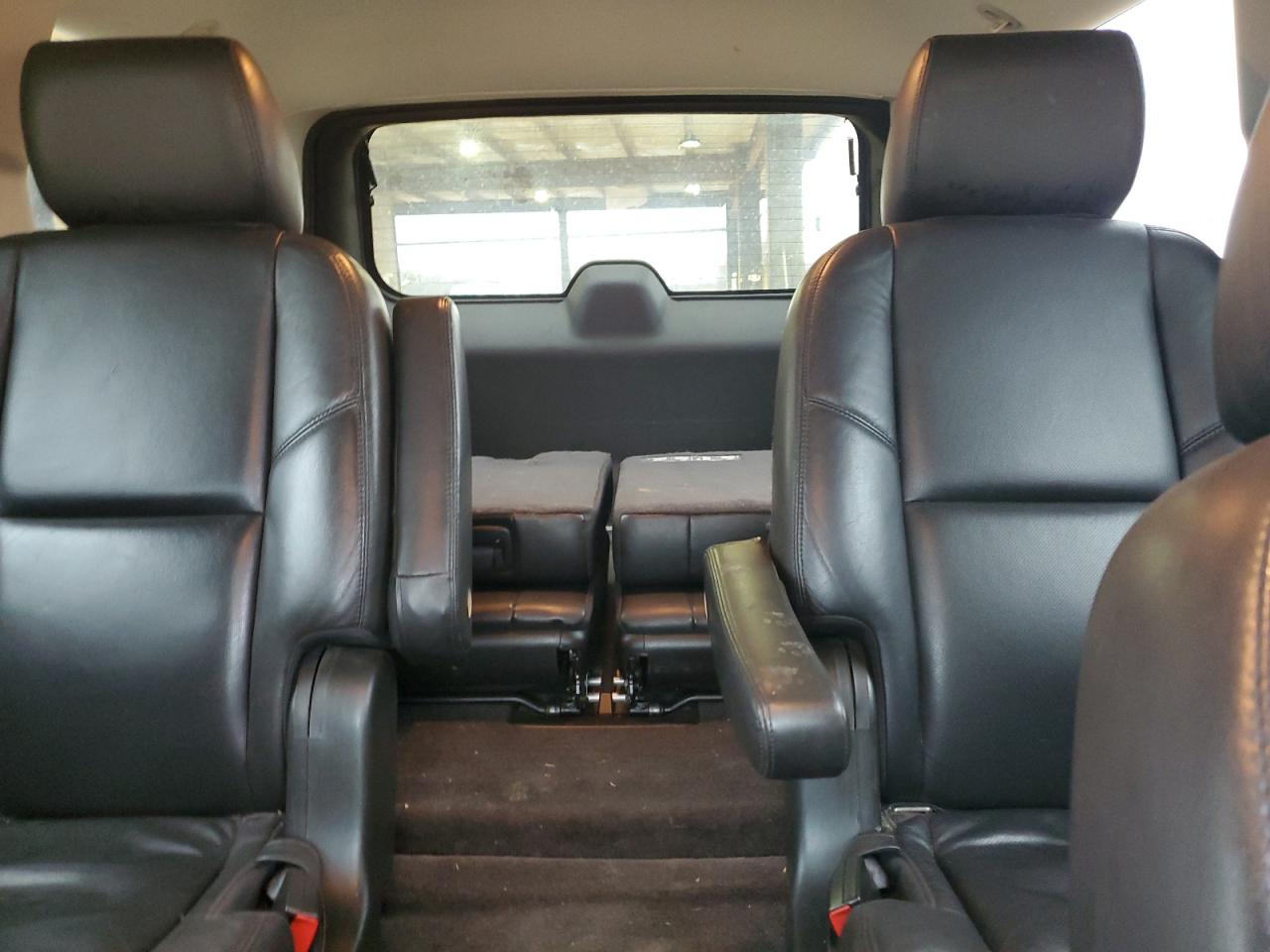 2011 CADILLAC ESCALADE PREMIUM photo 19