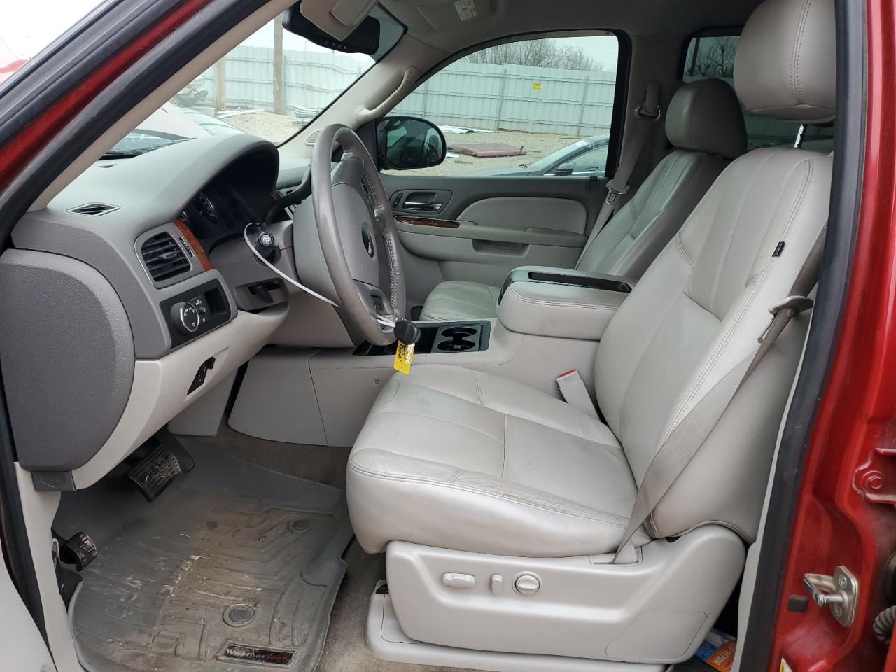 2012 GMC YUKON XL C1500 SLT photo 13