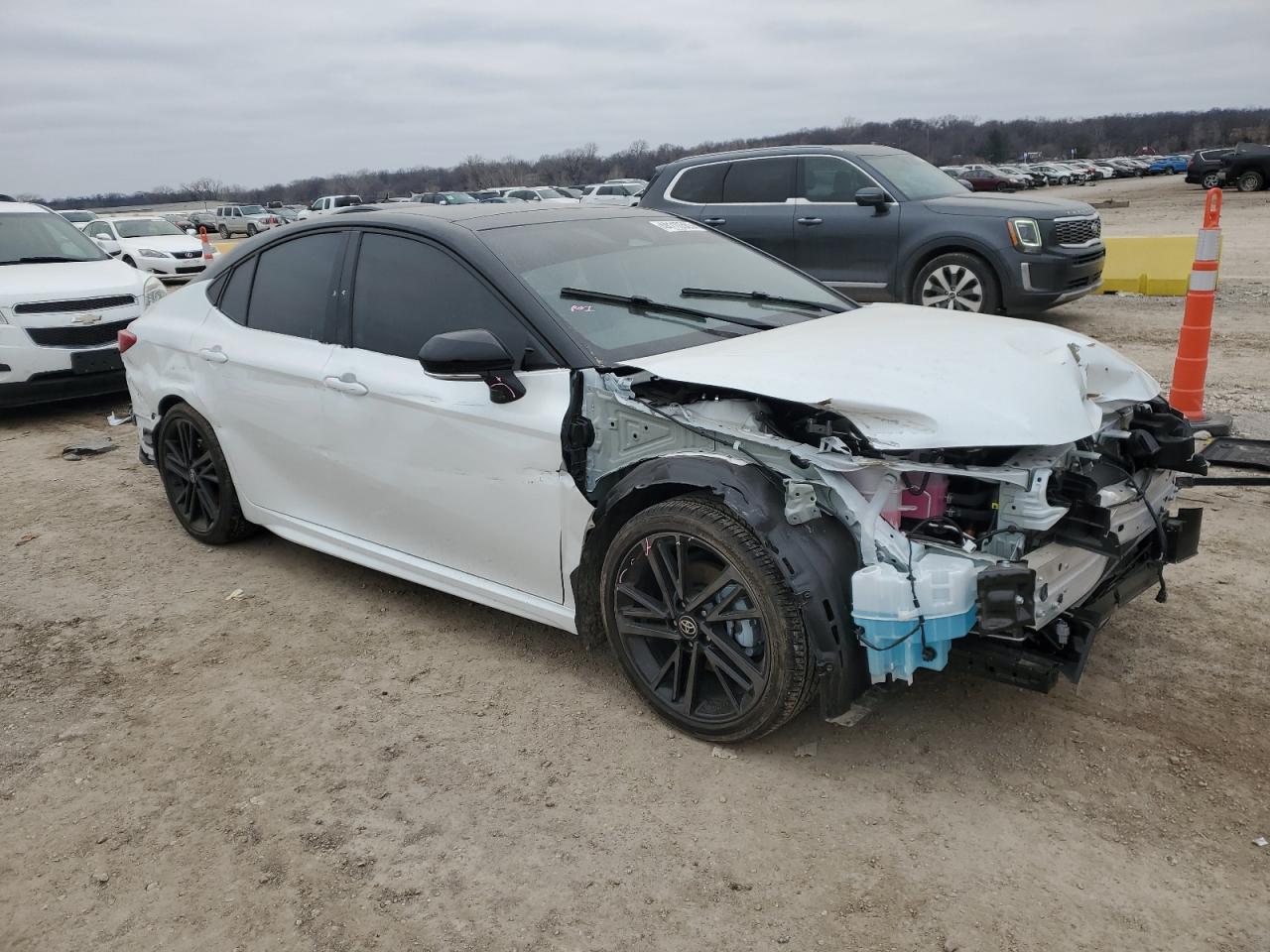 2025 TOYOTA CAMRY XSE photo 4