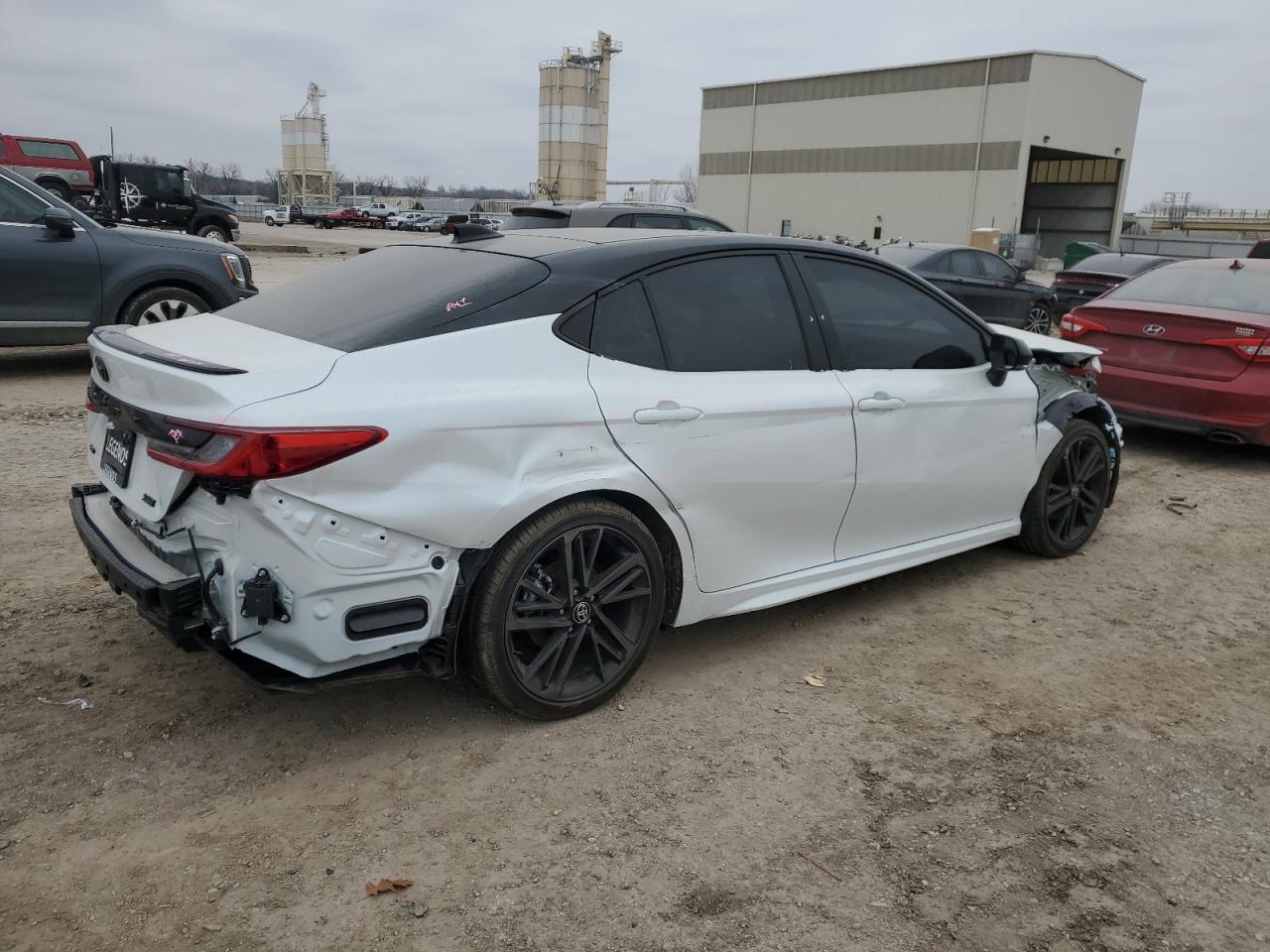 2025 TOYOTA CAMRY XSE photo 3