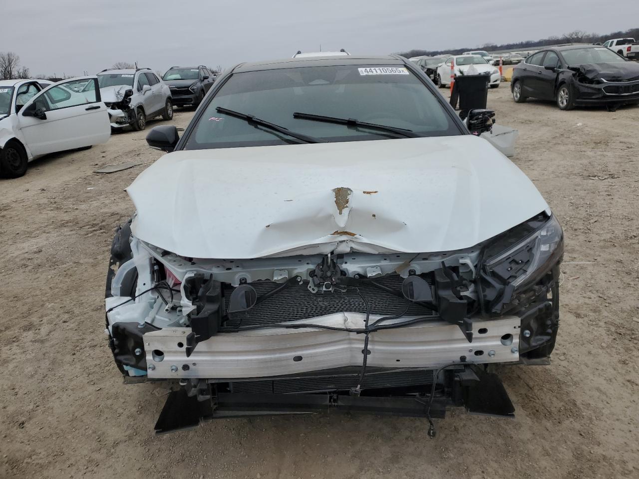 2025 TOYOTA CAMRY XSE photo 5