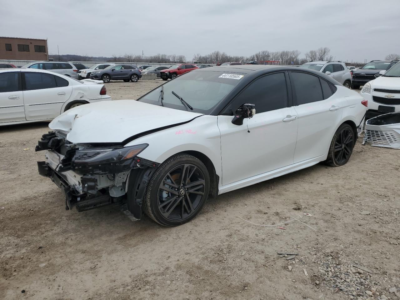 2025 TOYOTA CAMRY