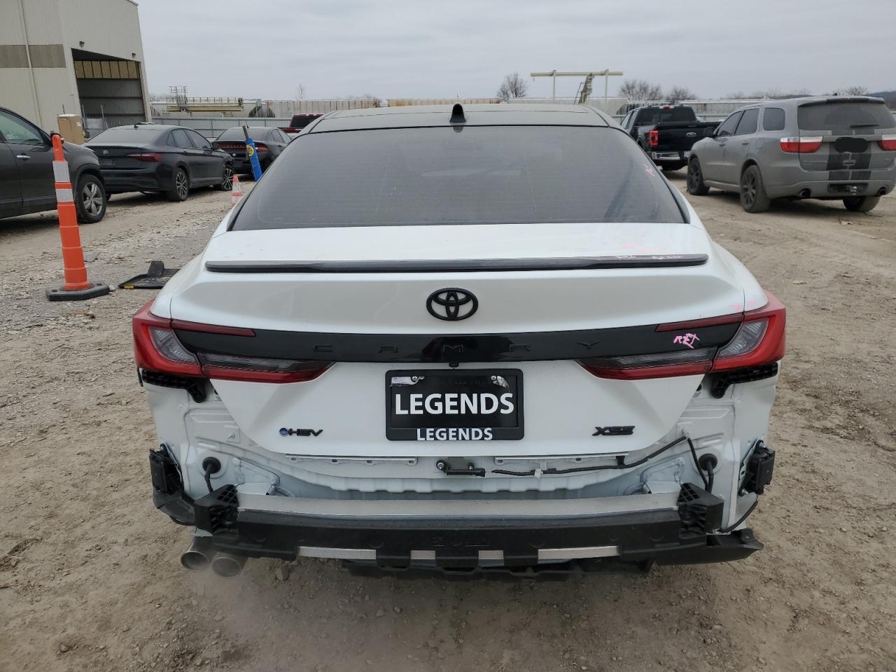 2025 TOYOTA CAMRY XSE photo 6
