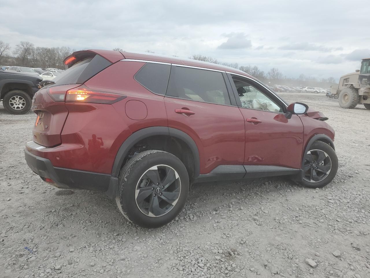 2024 NISSAN ROGUE SV photo 3