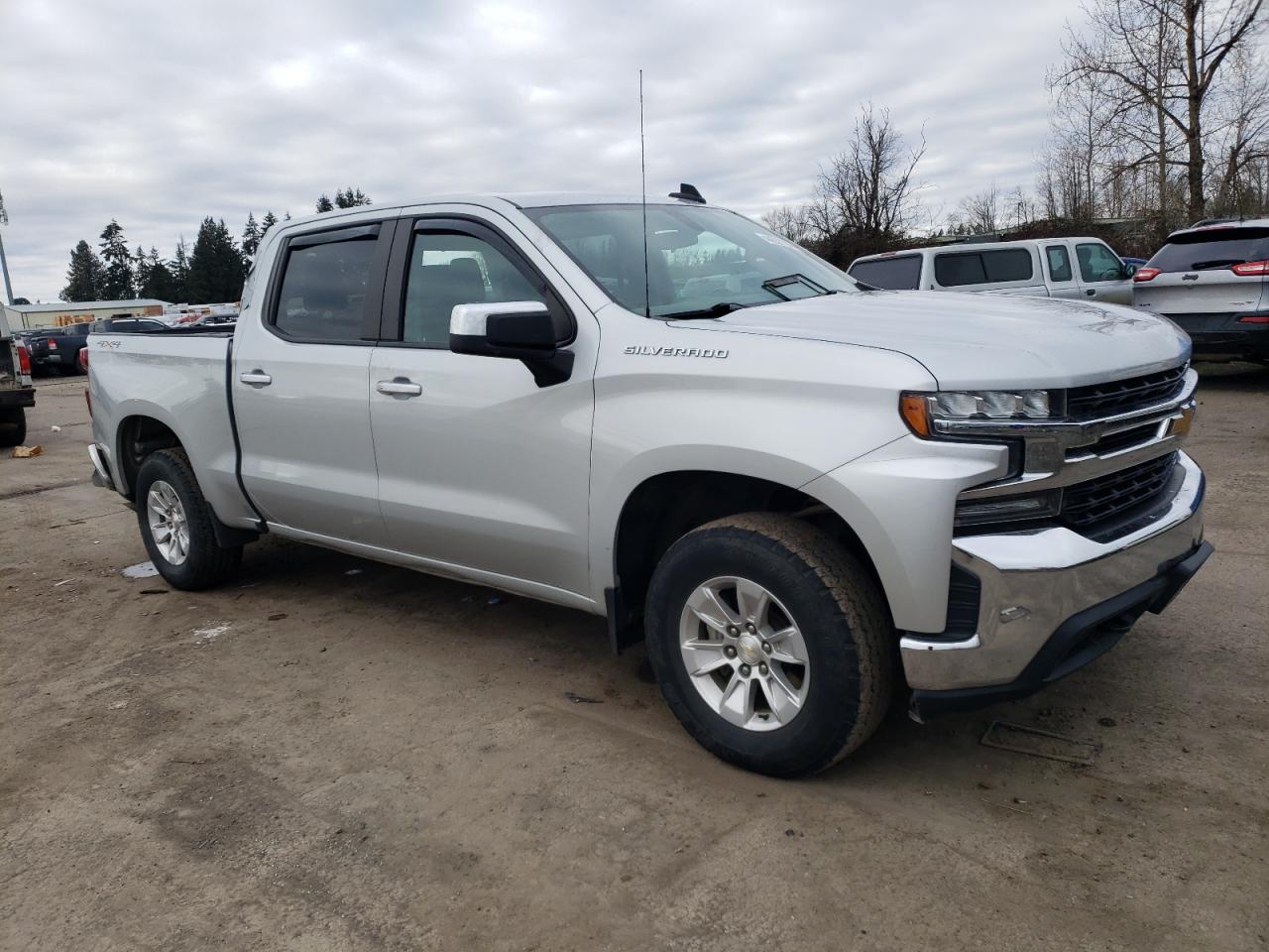 2019 CHEVROLET SILVERADO K1500 LT photo 4