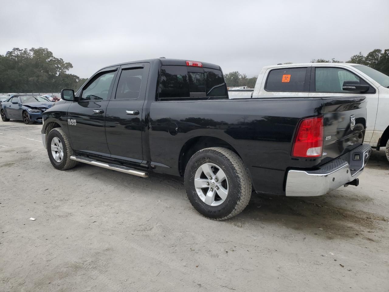 2013 RAM 1500 SLT photo 3