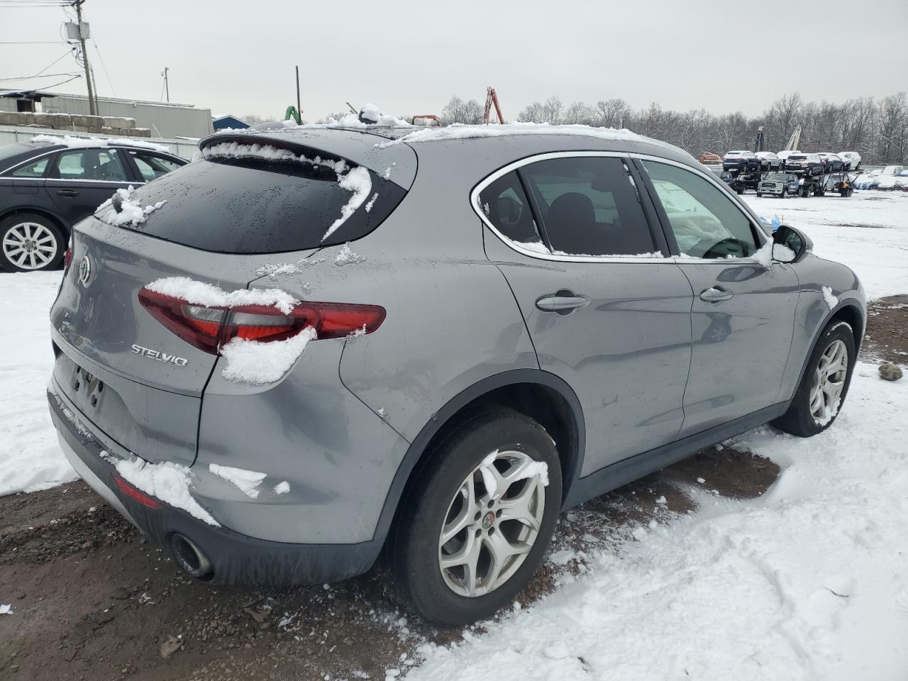 2021 ALFA ROMEO STELVIO SPORT photo 3
