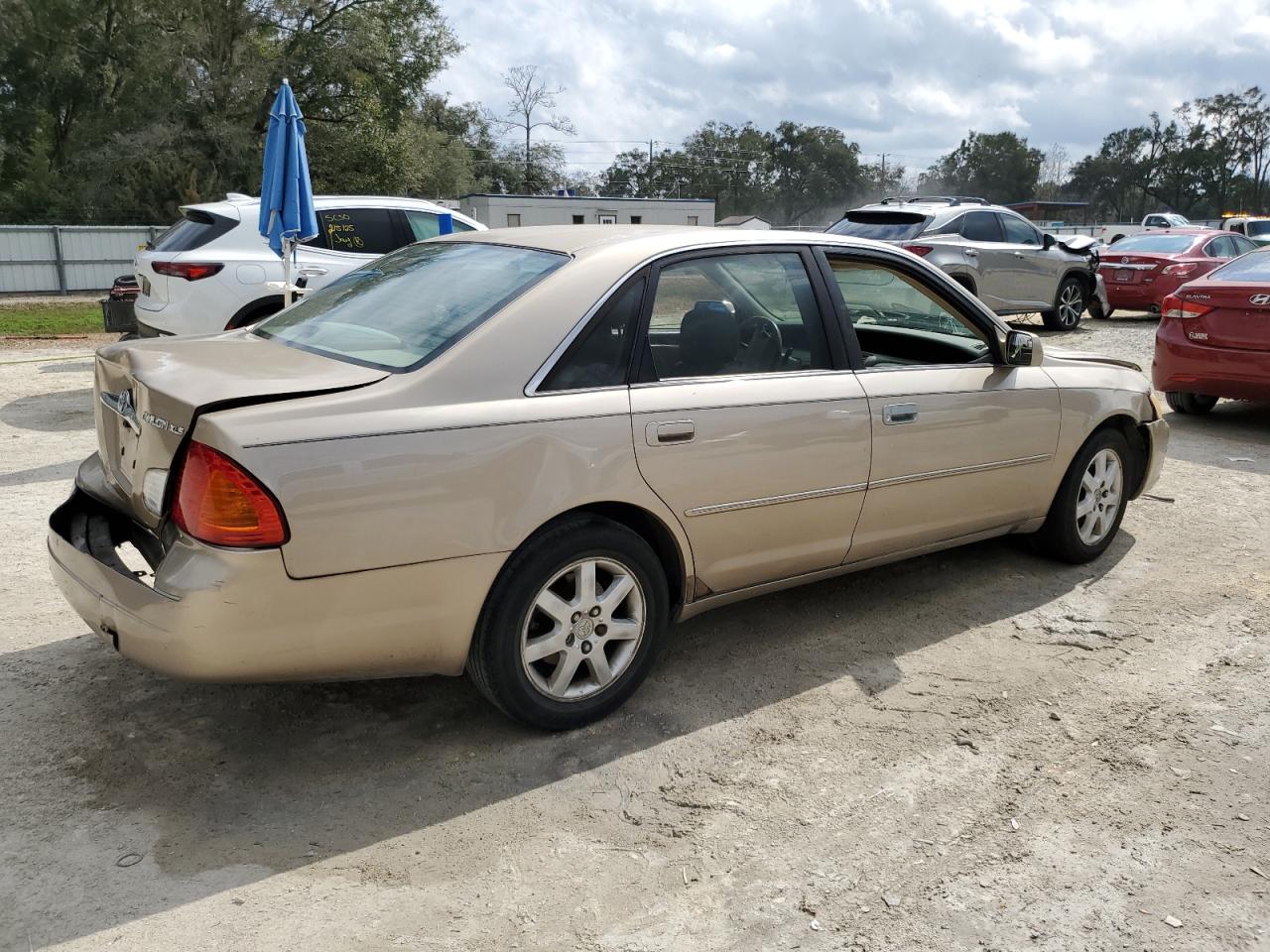 2001 TOYOTA AVALON XLS photo 3