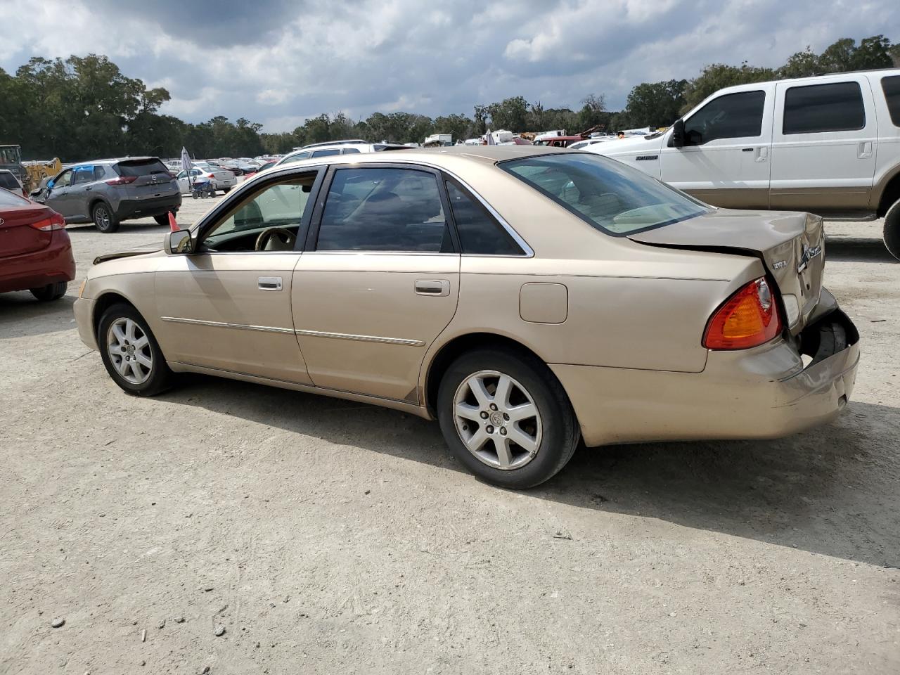 2001 TOYOTA AVALON XLS photo 2