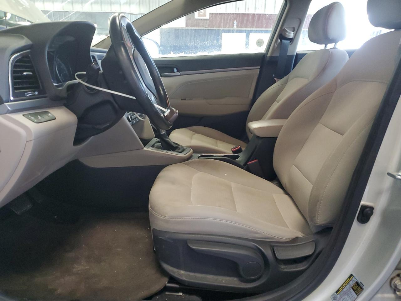 2017 HYUNDAI ELANTRA SE photo 13