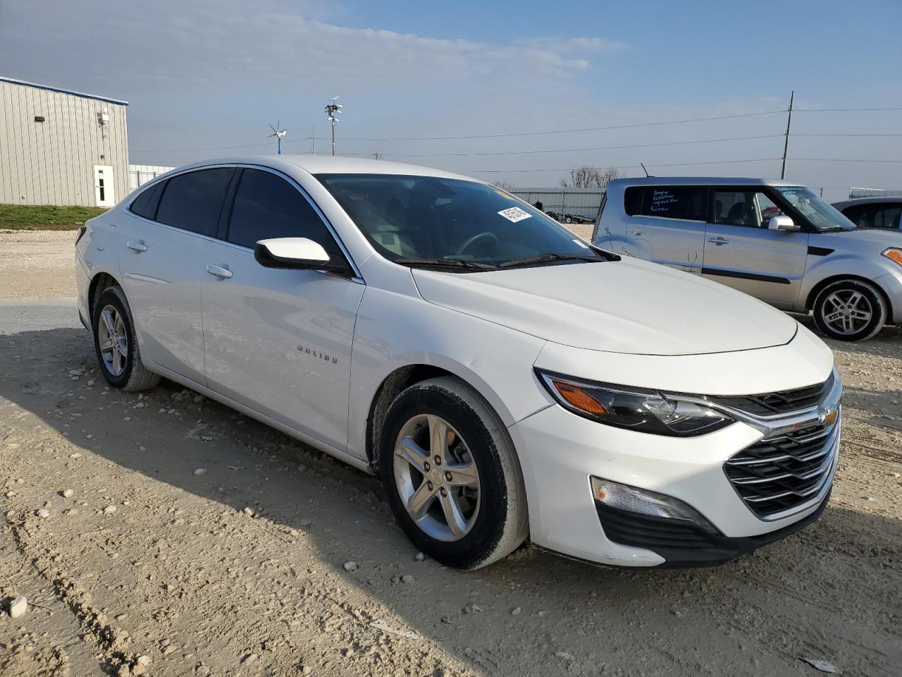 2022 CHEVROLET MALIBU LT photo 4
