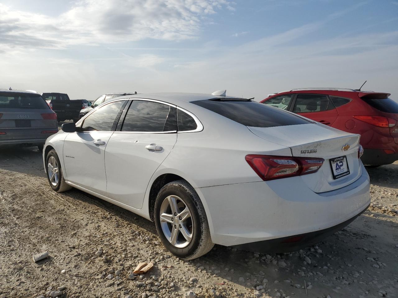 2022 CHEVROLET MALIBU LT photo 2