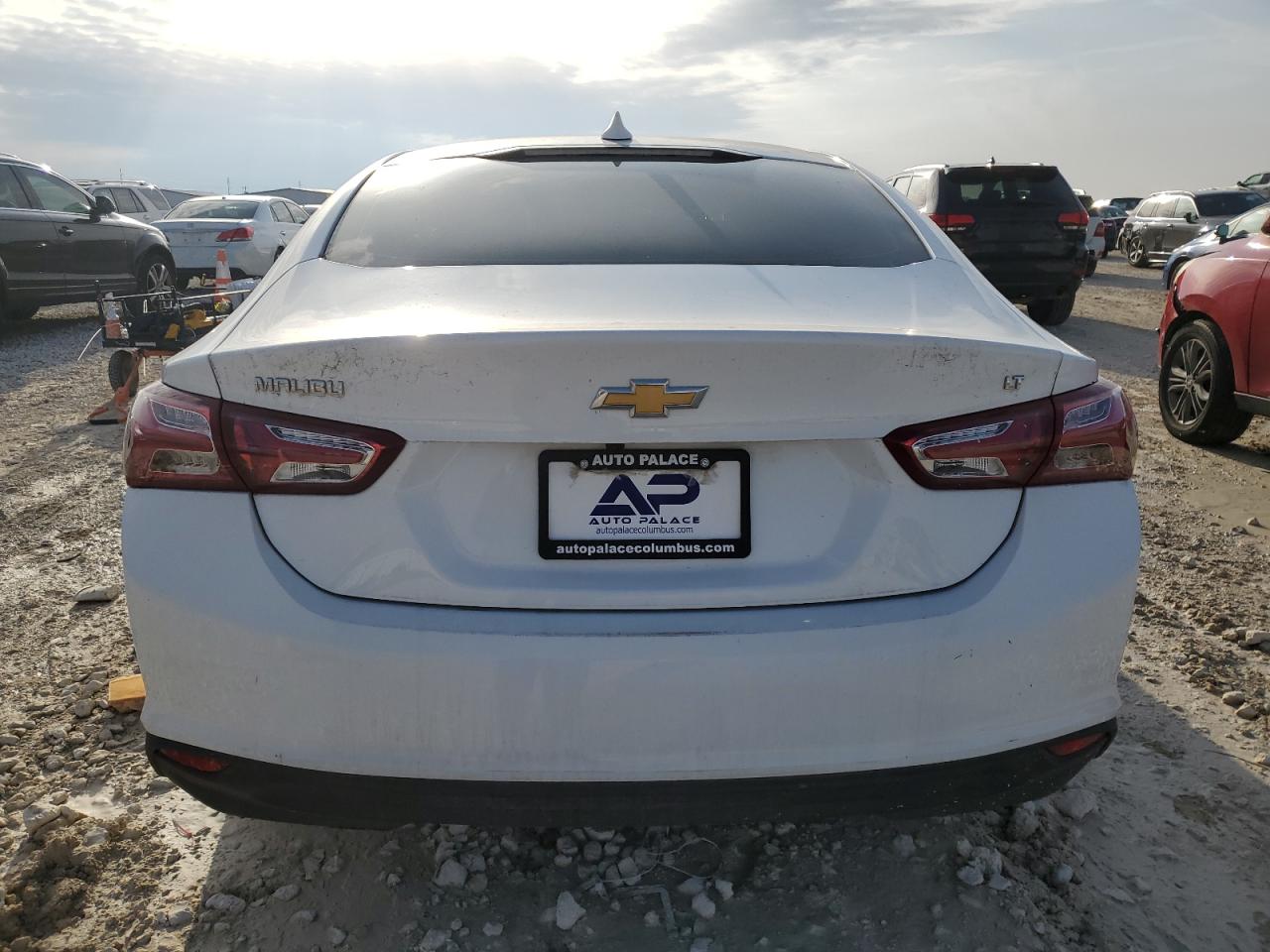 2022 CHEVROLET MALIBU LT photo 6