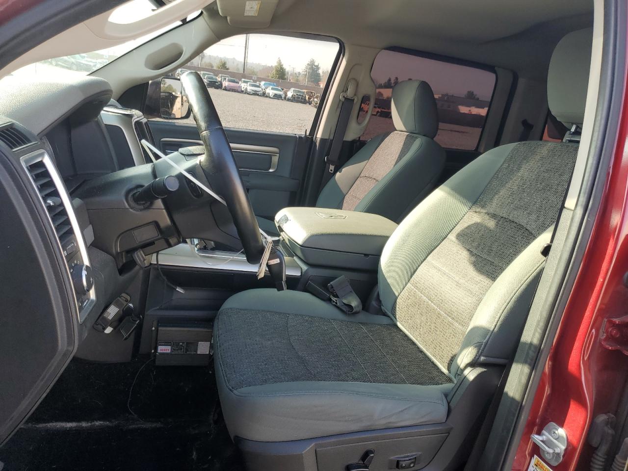 2015 RAM 1500 SLT photo 7