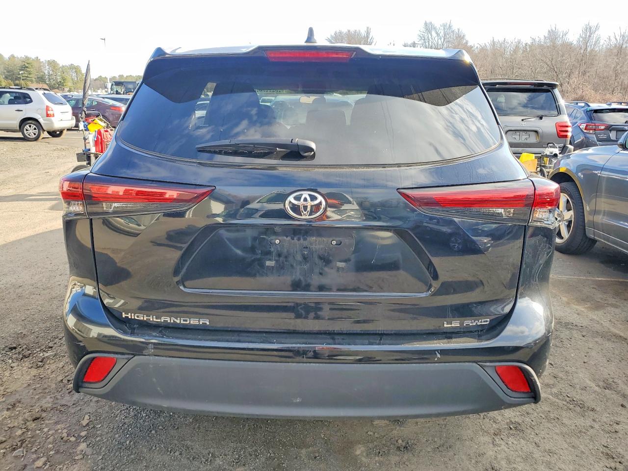 2024 TOYOTA HIGHLANDER LE photo 11