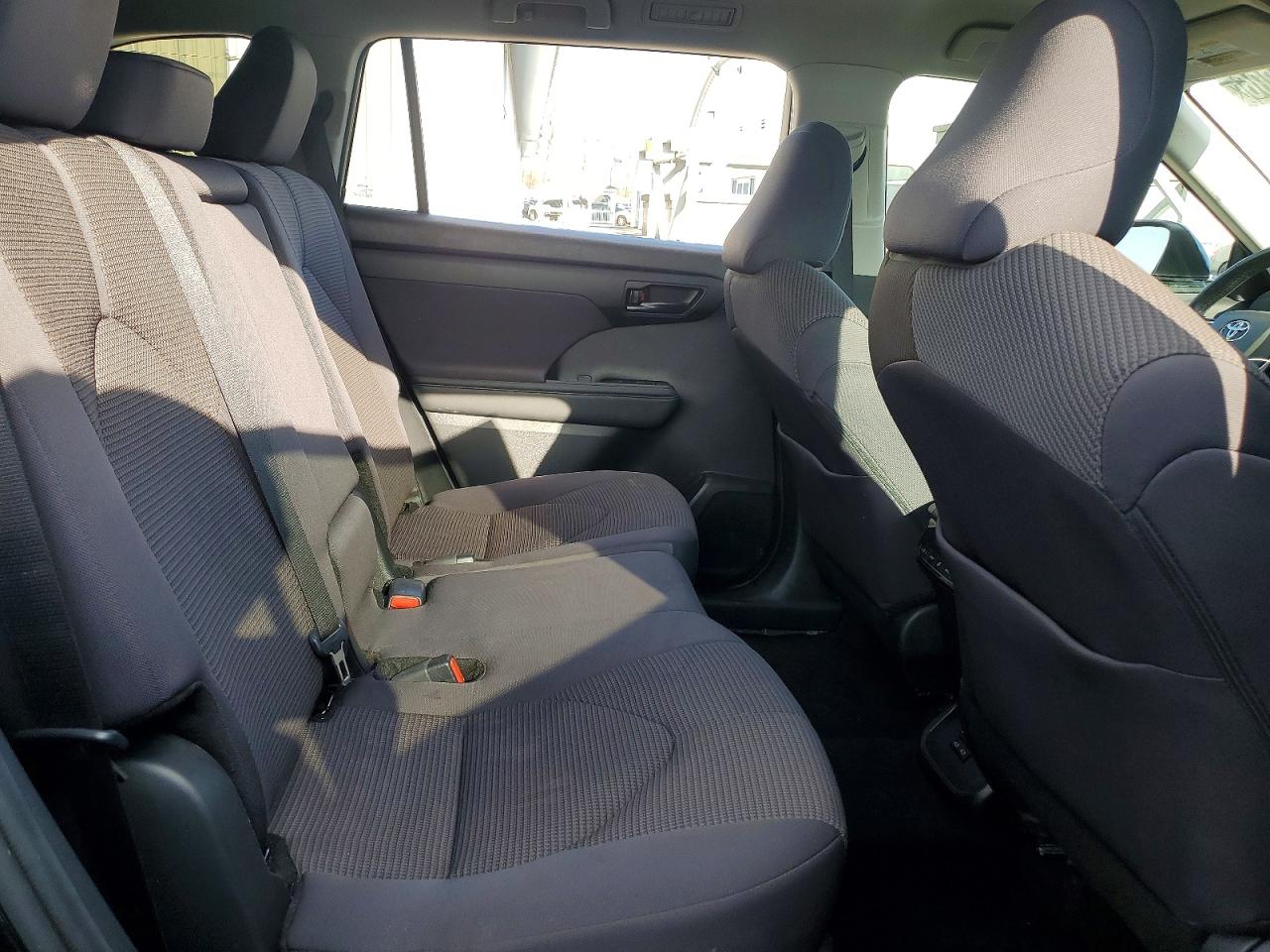 2024 TOYOTA HIGHLANDER LE photo 21