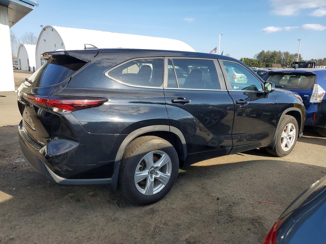 2024 TOYOTA HIGHLANDER LE photo 5