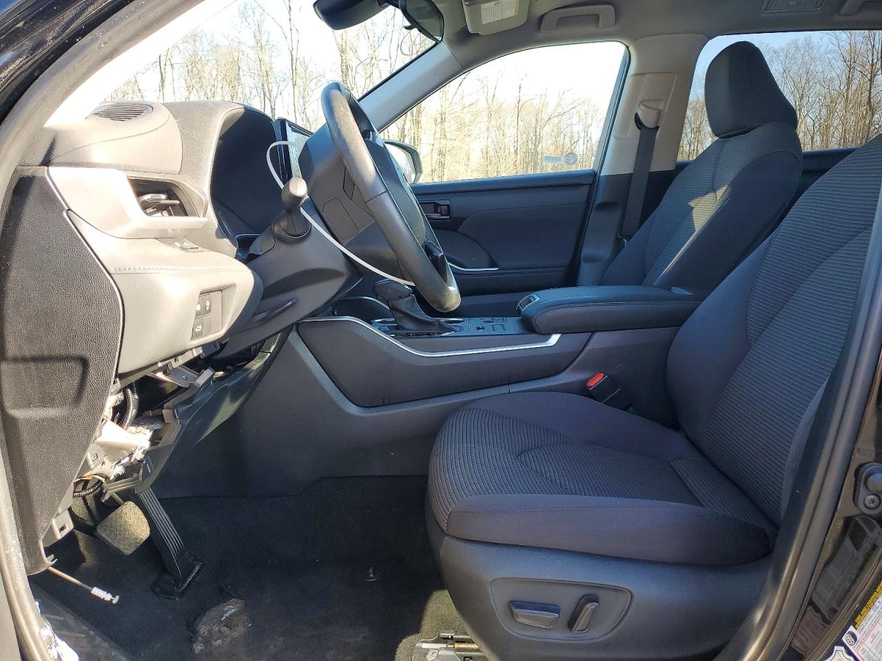 2024 TOYOTA HIGHLANDER LE photo 13