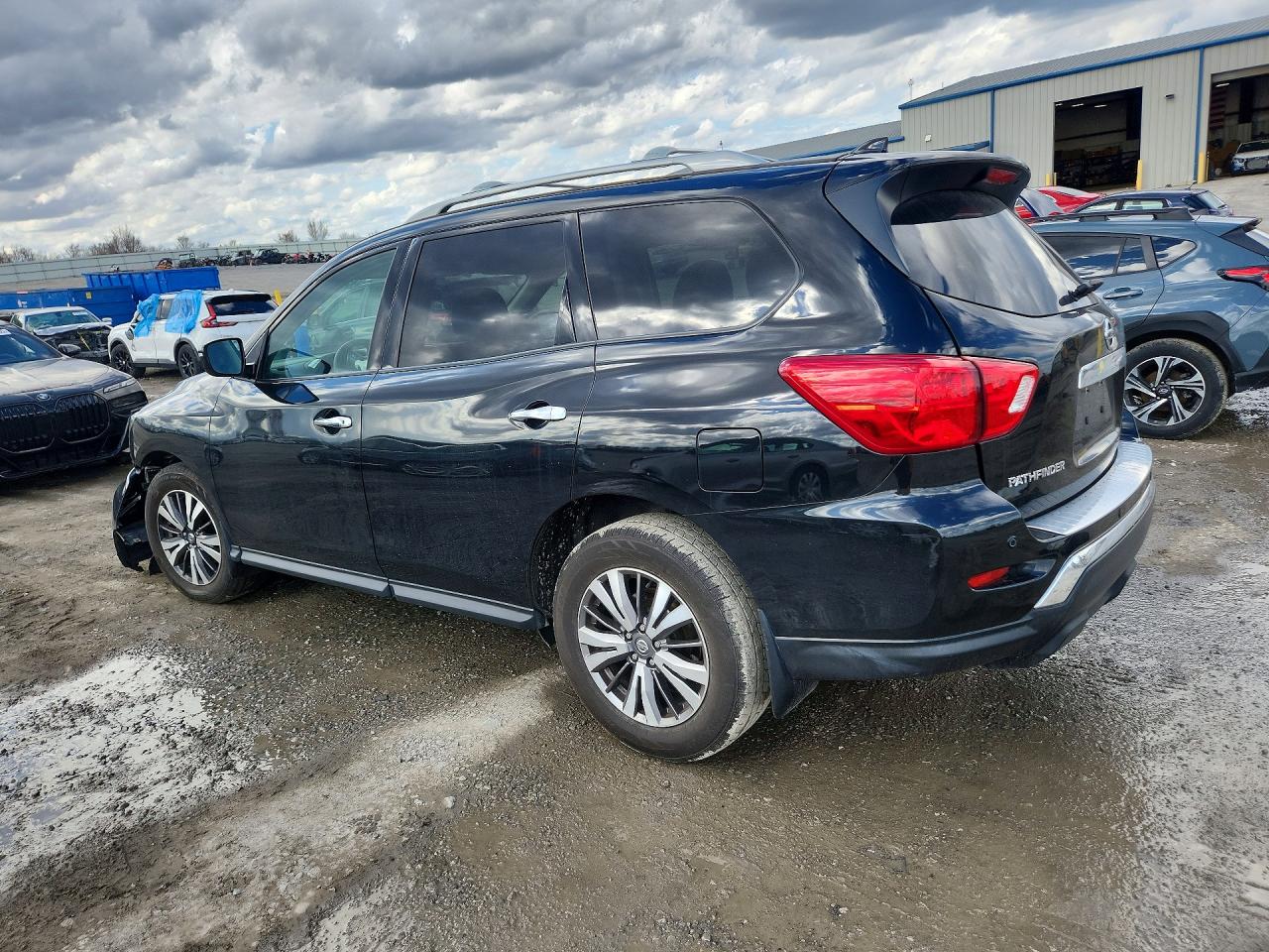 2020 NISSAN PATHFINDER S photo 3