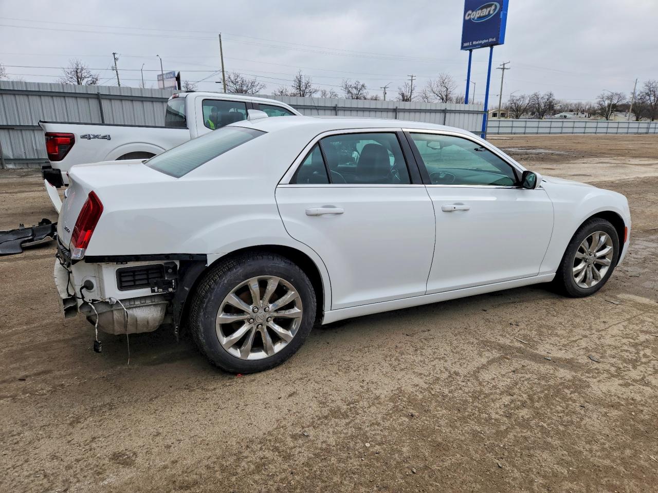 2016 CHRYSLER 300 LIMITED photo 5