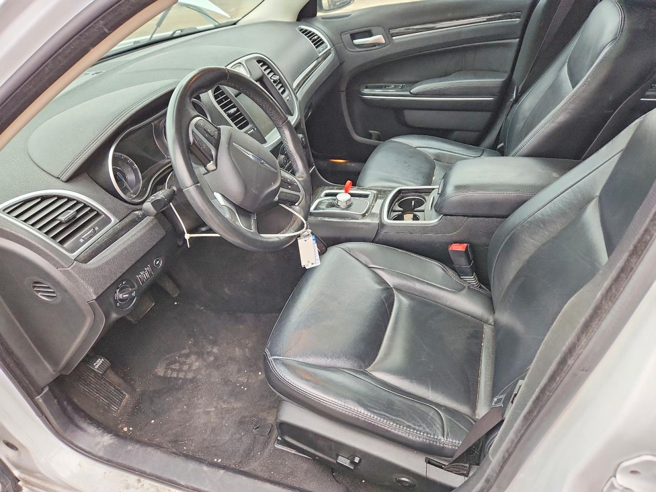 2016 CHRYSLER 300 LIMITED photo 13