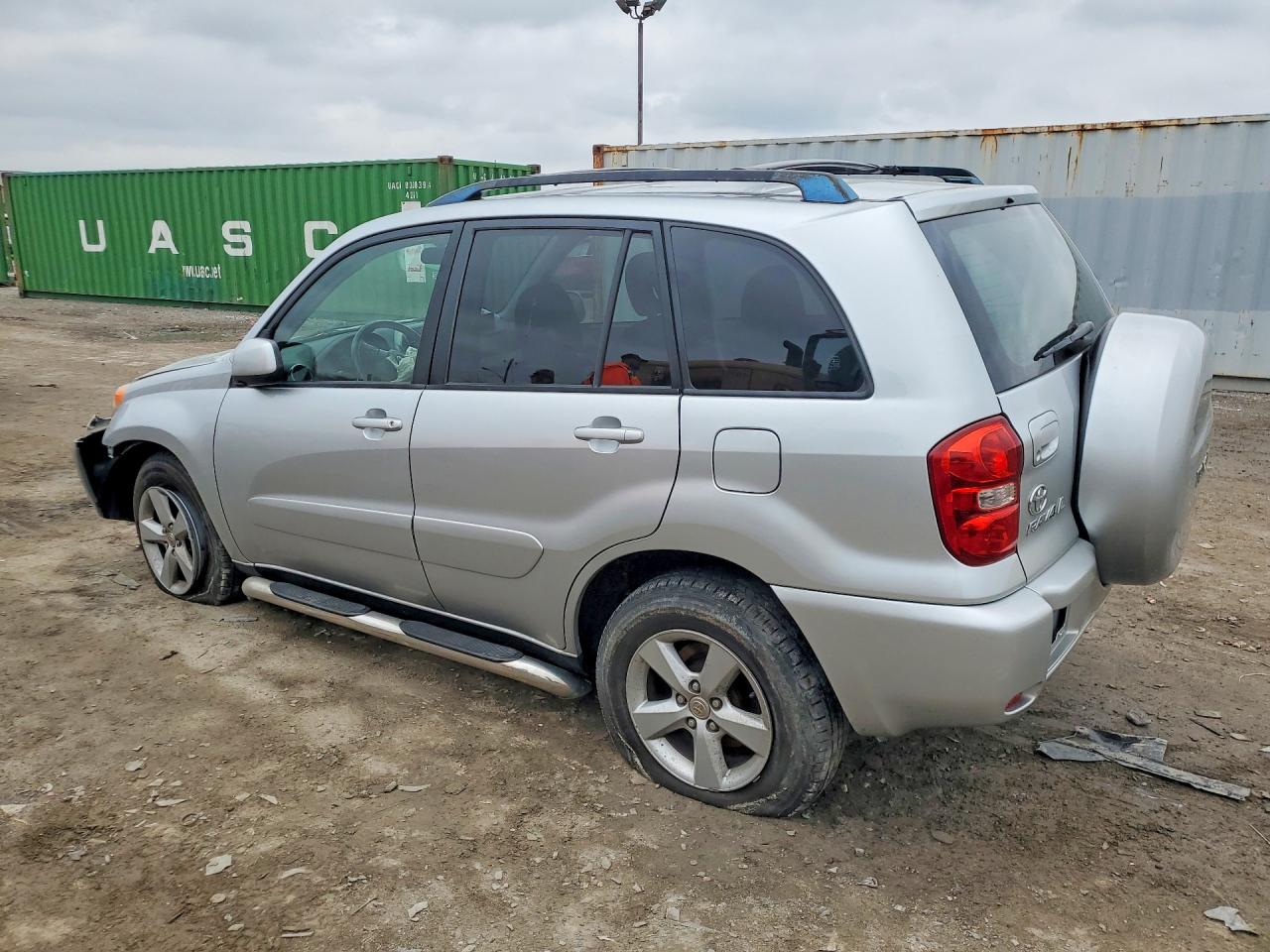 2004 TOYOTA RAV4 BASE photo 3