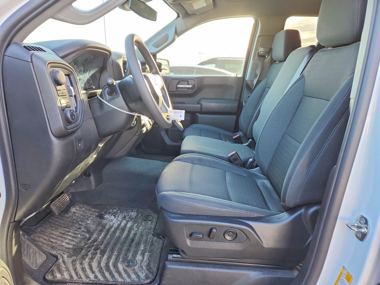 2024 CHEVROLET SILVERADO K1500 CUSTOM photo 19