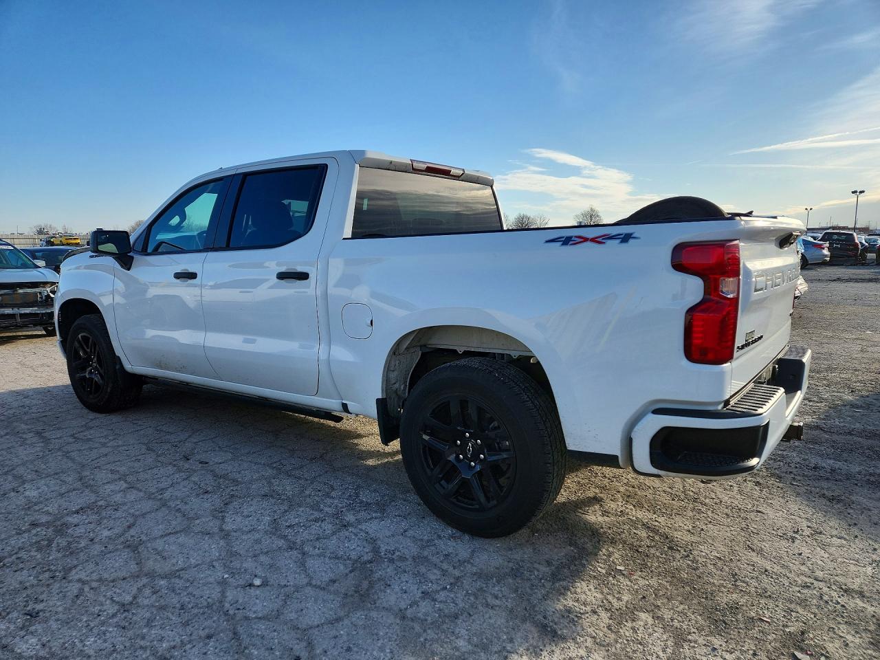 2024 CHEVROLET SILVERADO K1500 CUSTOM photo 4