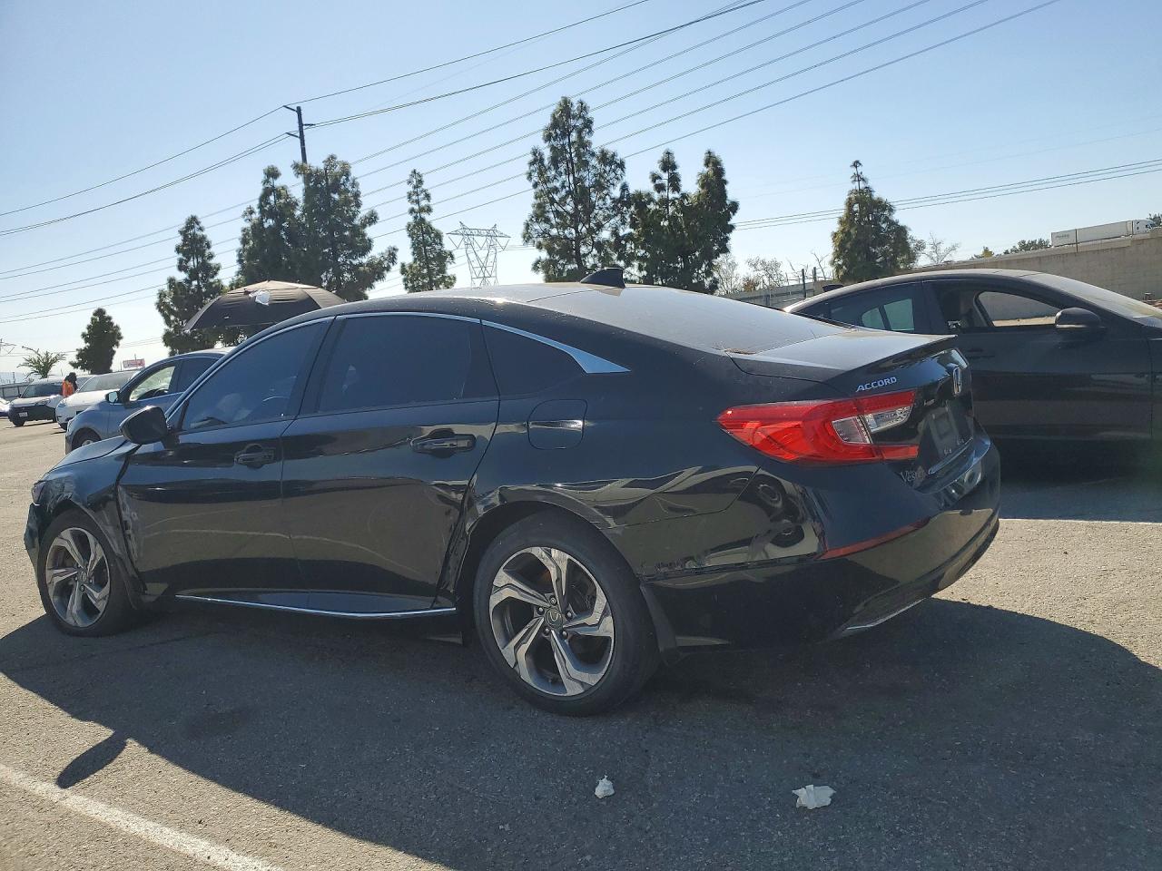 2018 HONDA ACCORD EX photo 3