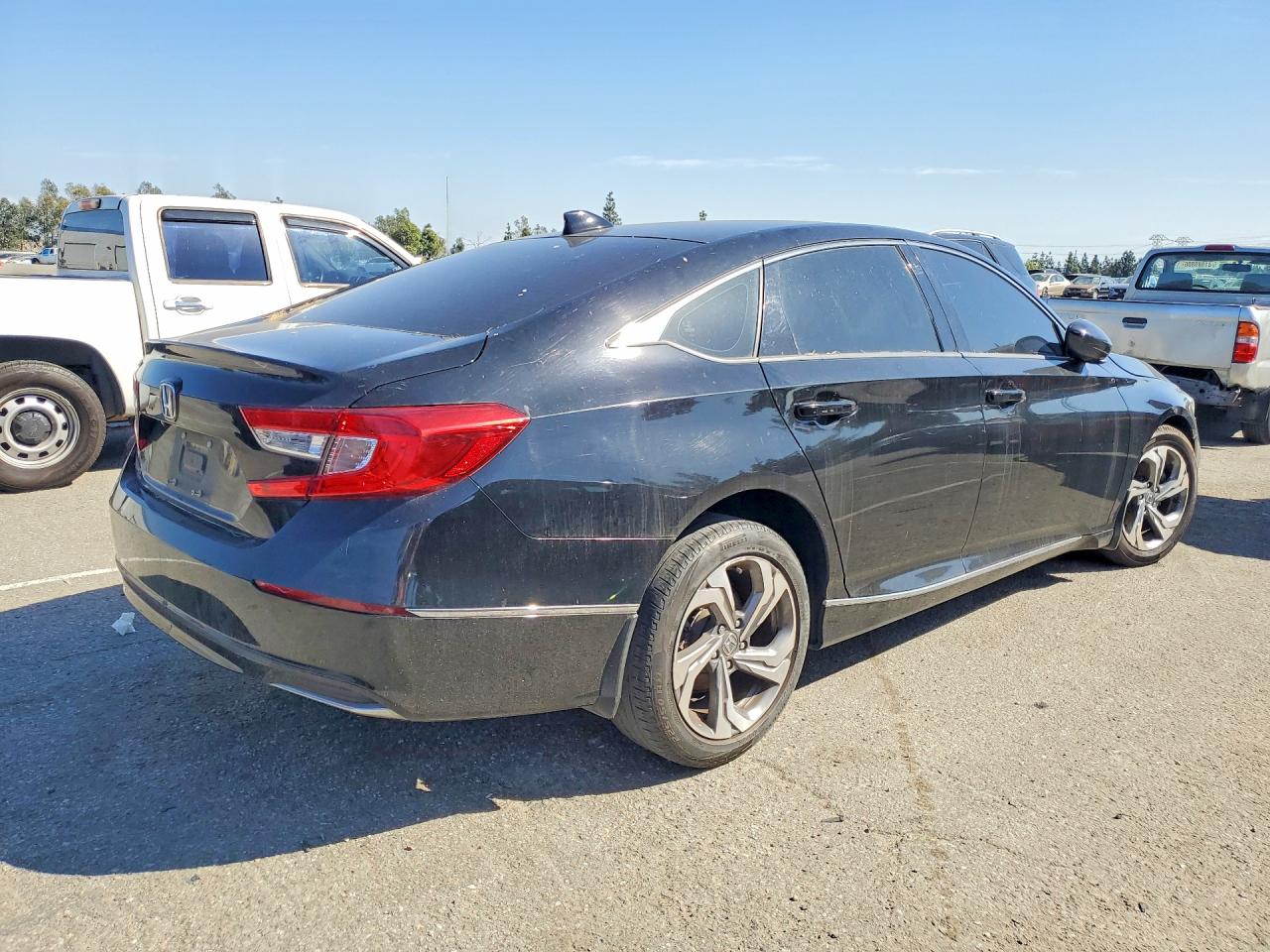 2018 HONDA ACCORD EX photo 5
