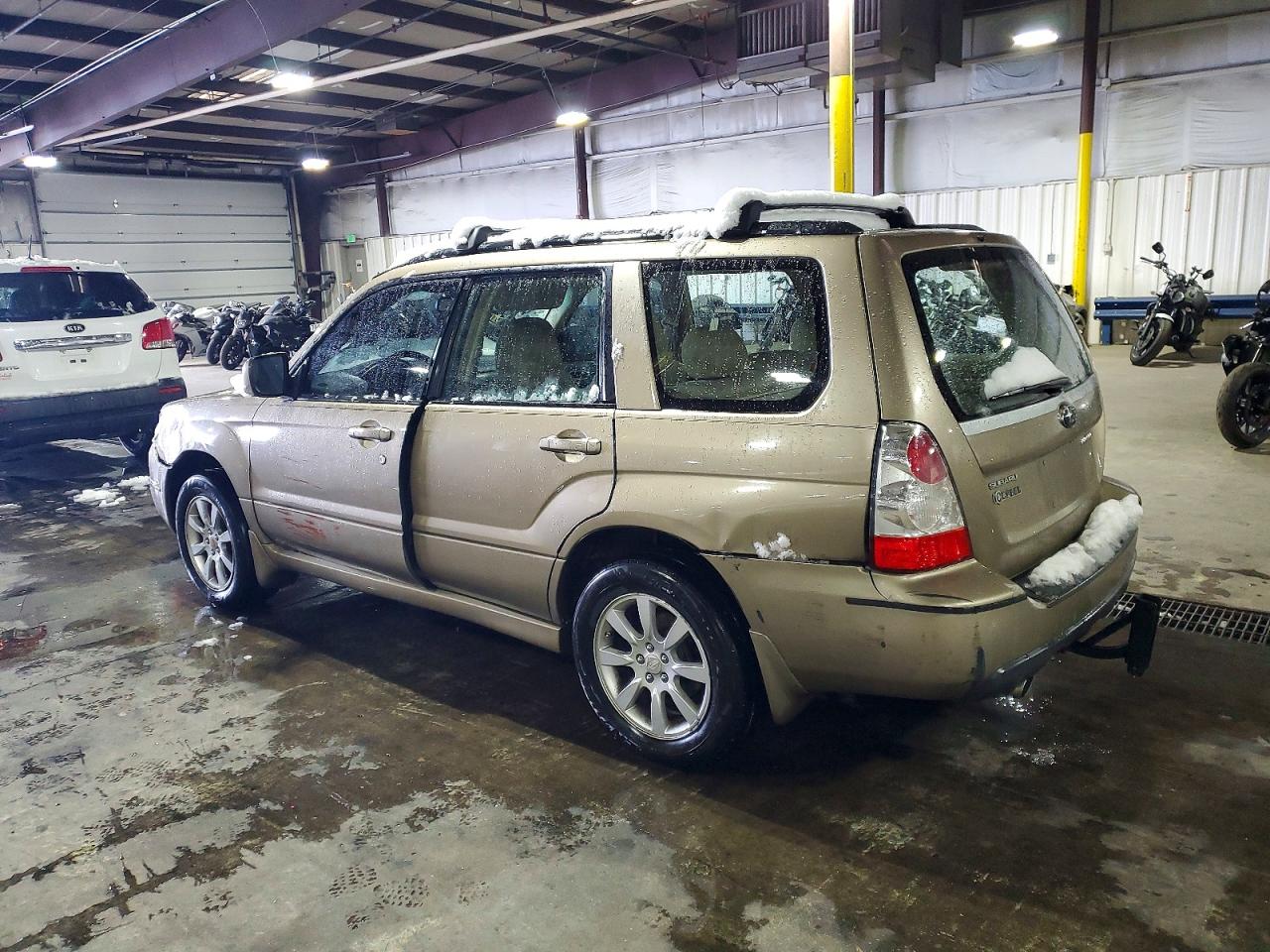 2008 SUBARU FORESTER photo 2