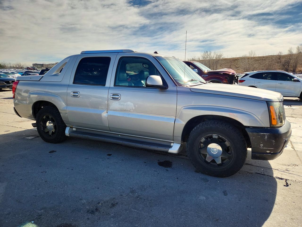 2004 CADILLAC ESCALADE EXT photo 4
