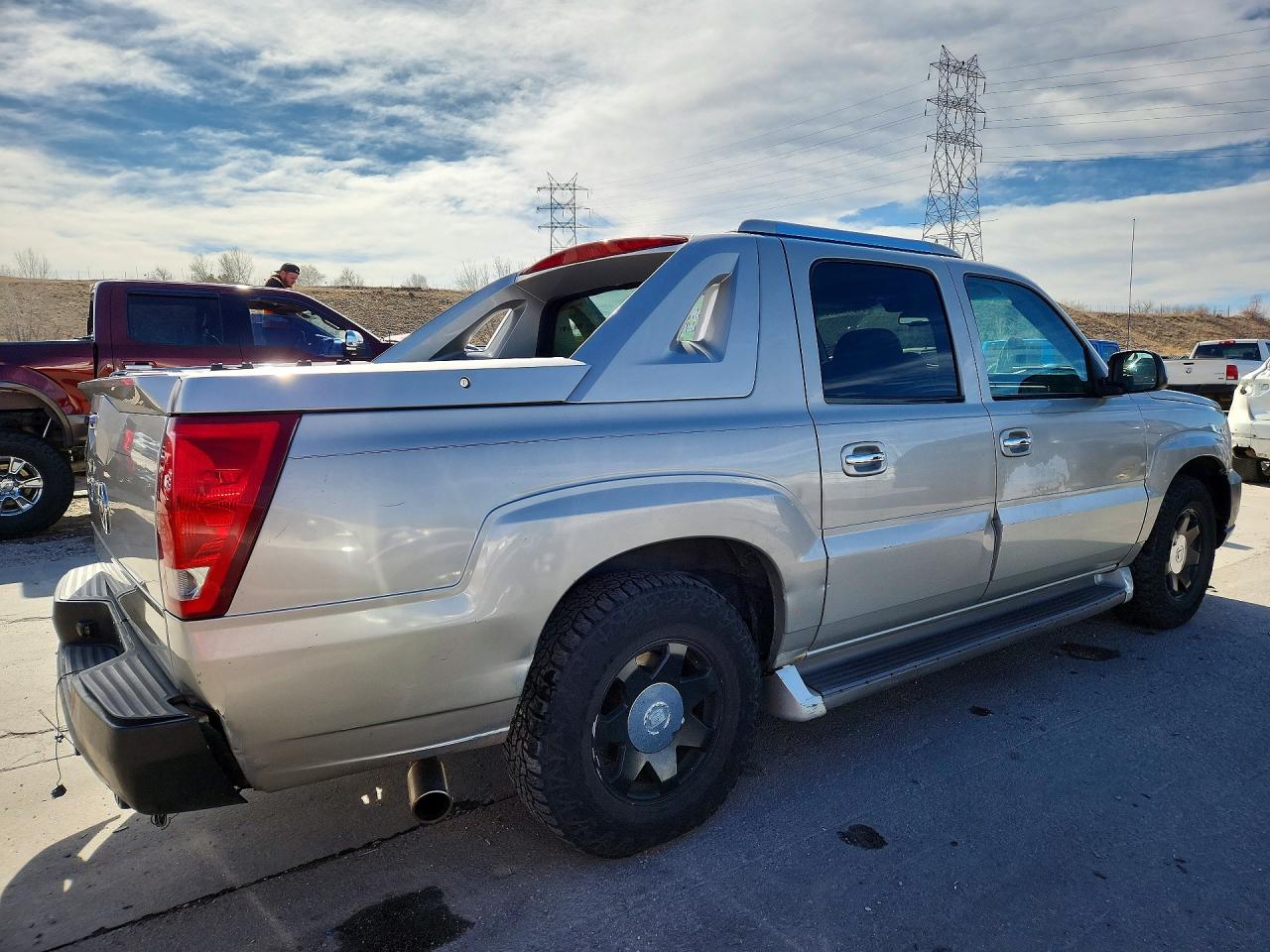 2004 CADILLAC ESCALADE EXT photo 3