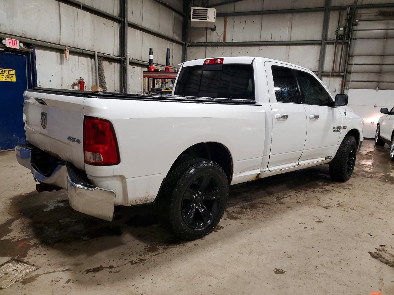2014 RAM 1500 SLT photo 5