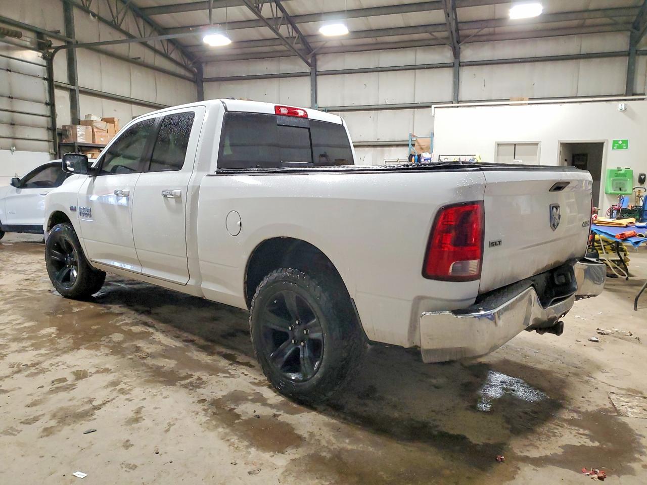 2014 RAM 1500 SLT photo 3