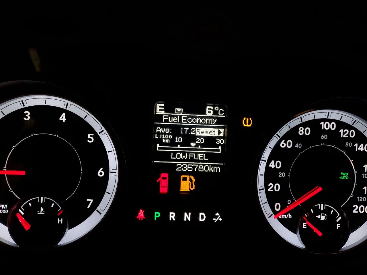 2014 RAM 1500 SLT photo 17