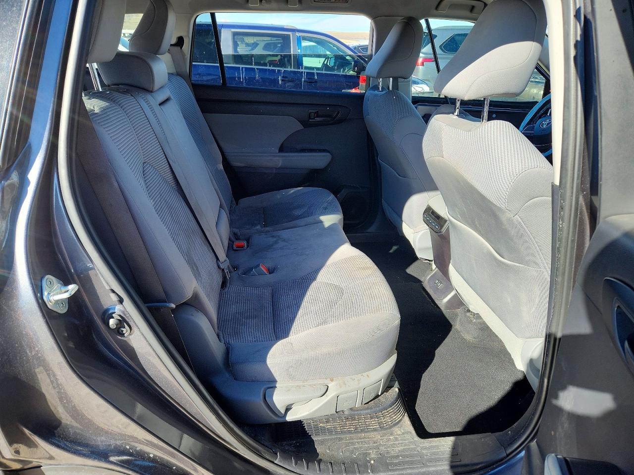 2021 TOYOTA HIGHLANDER HYBRID LE photo 11